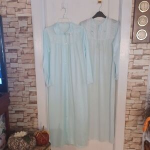 Elegant Light Green Women's Robe And Night Gown Set Size Small Vintage New